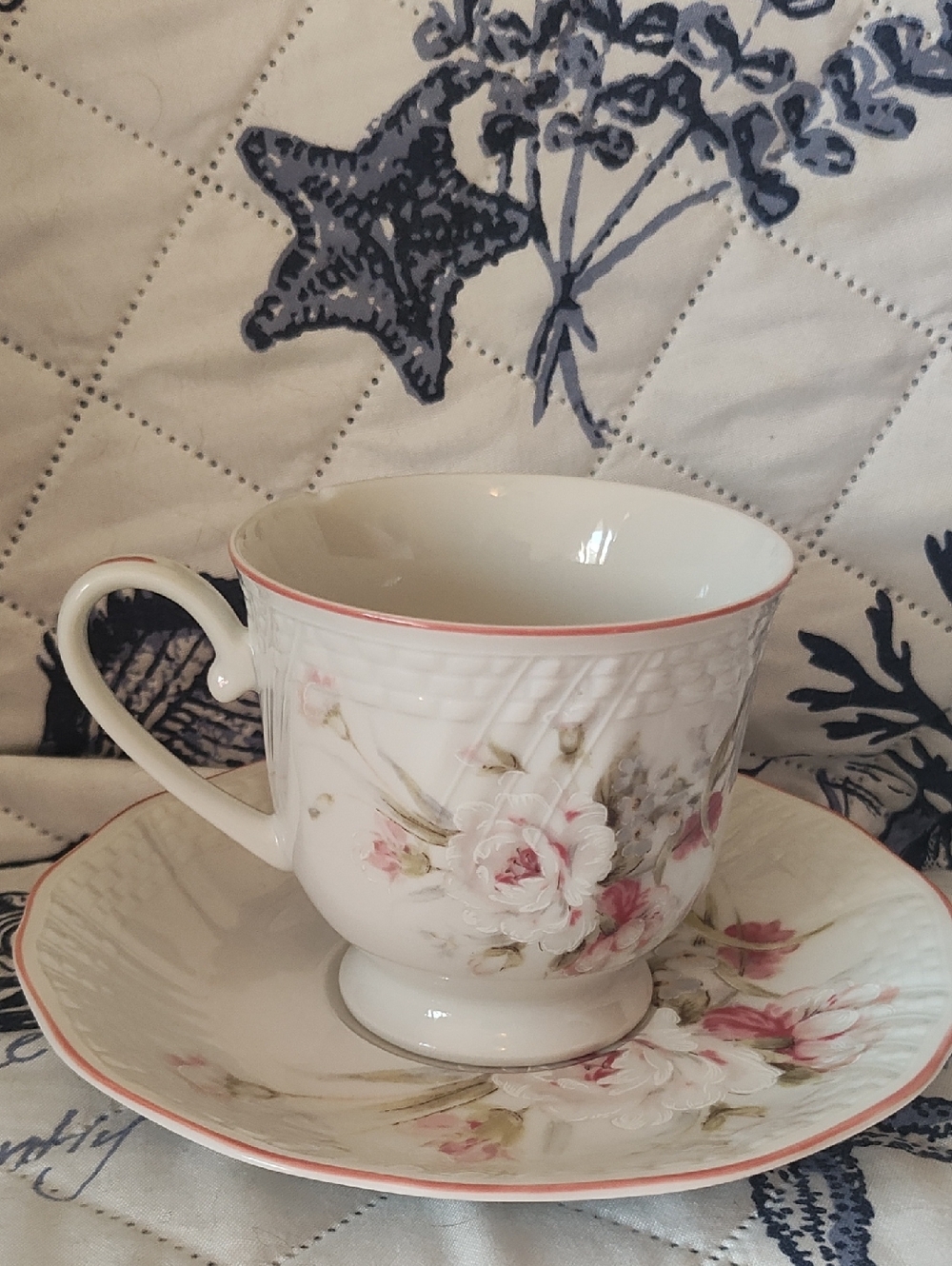 HOME: BAMBOO WEAVE PAINTED ROSE JAPAN TEA CUP & SAUCER SET